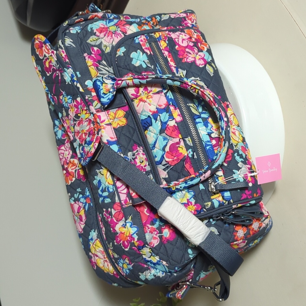Vera Bradley Iconic Compact Weekender Travel Bag Pretty Posies 22529-L11 - NWT!